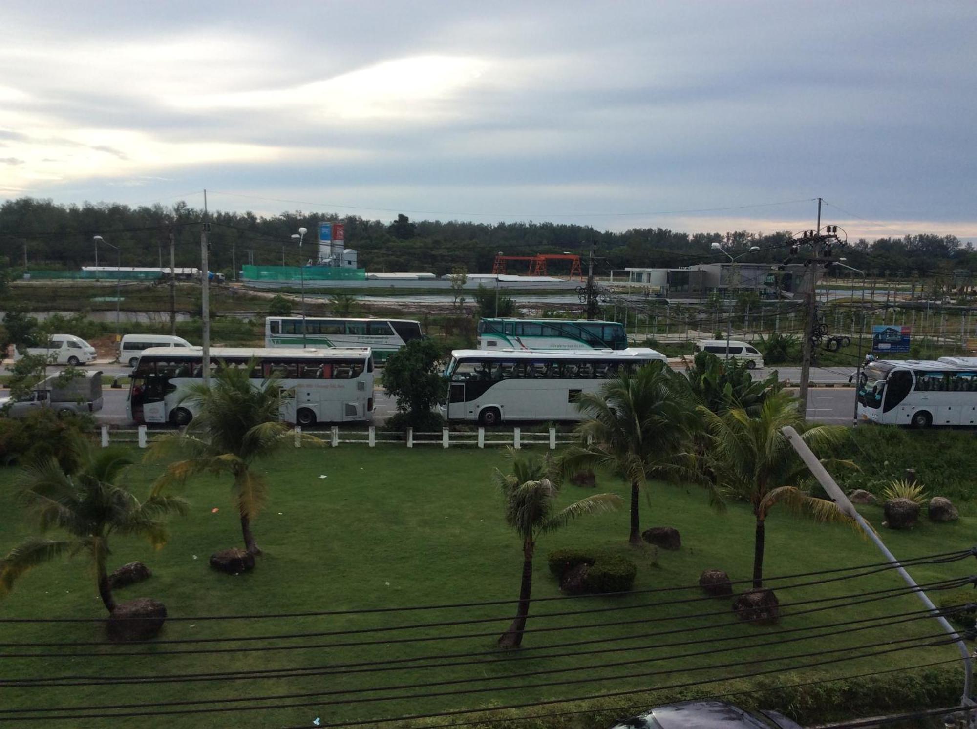 Hubb Hostel Phuket Airport Nai Yang Bagian luar foto