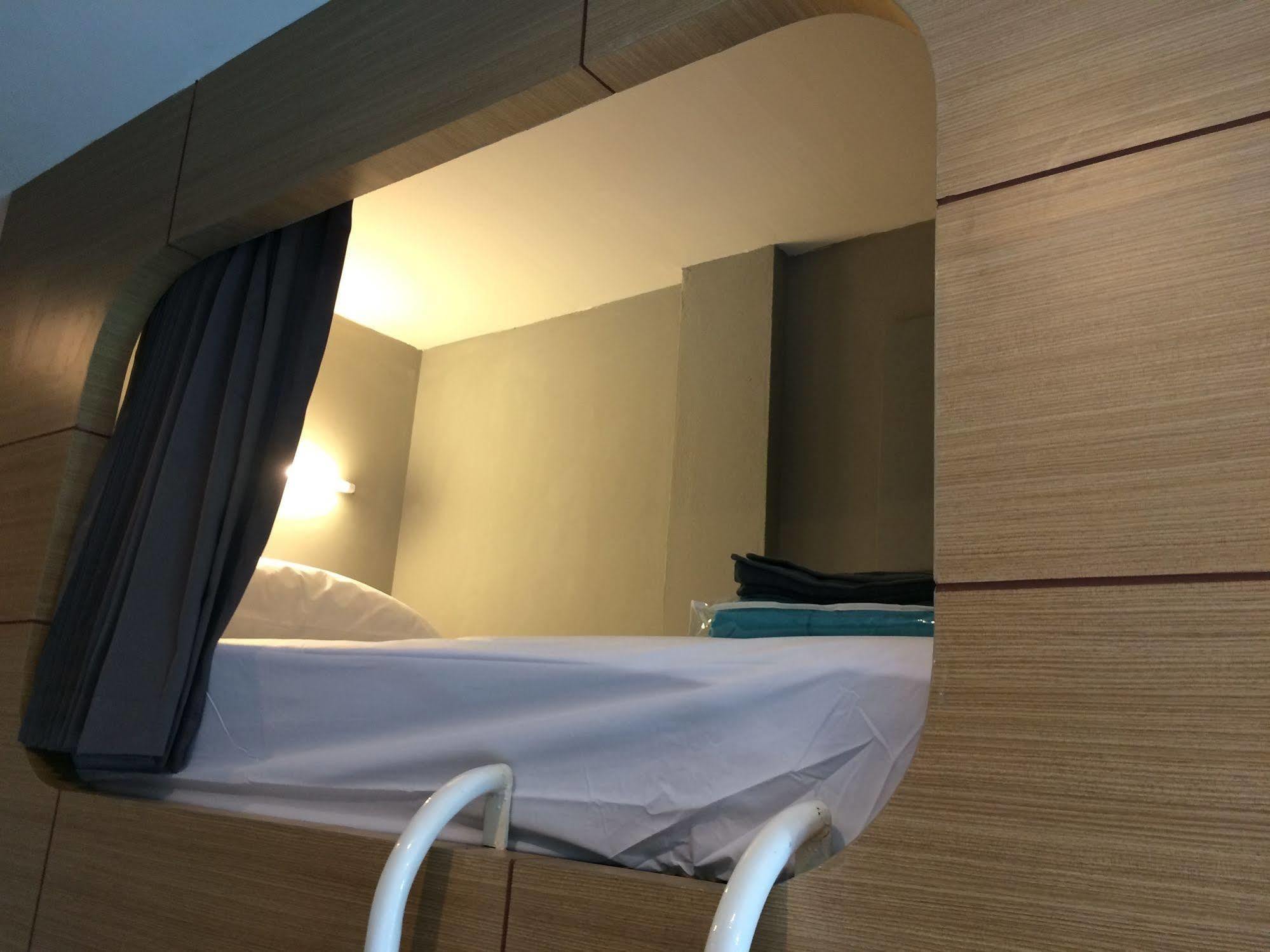 Hubb Hostel Phuket Airport Nai Yang Bagian luar foto