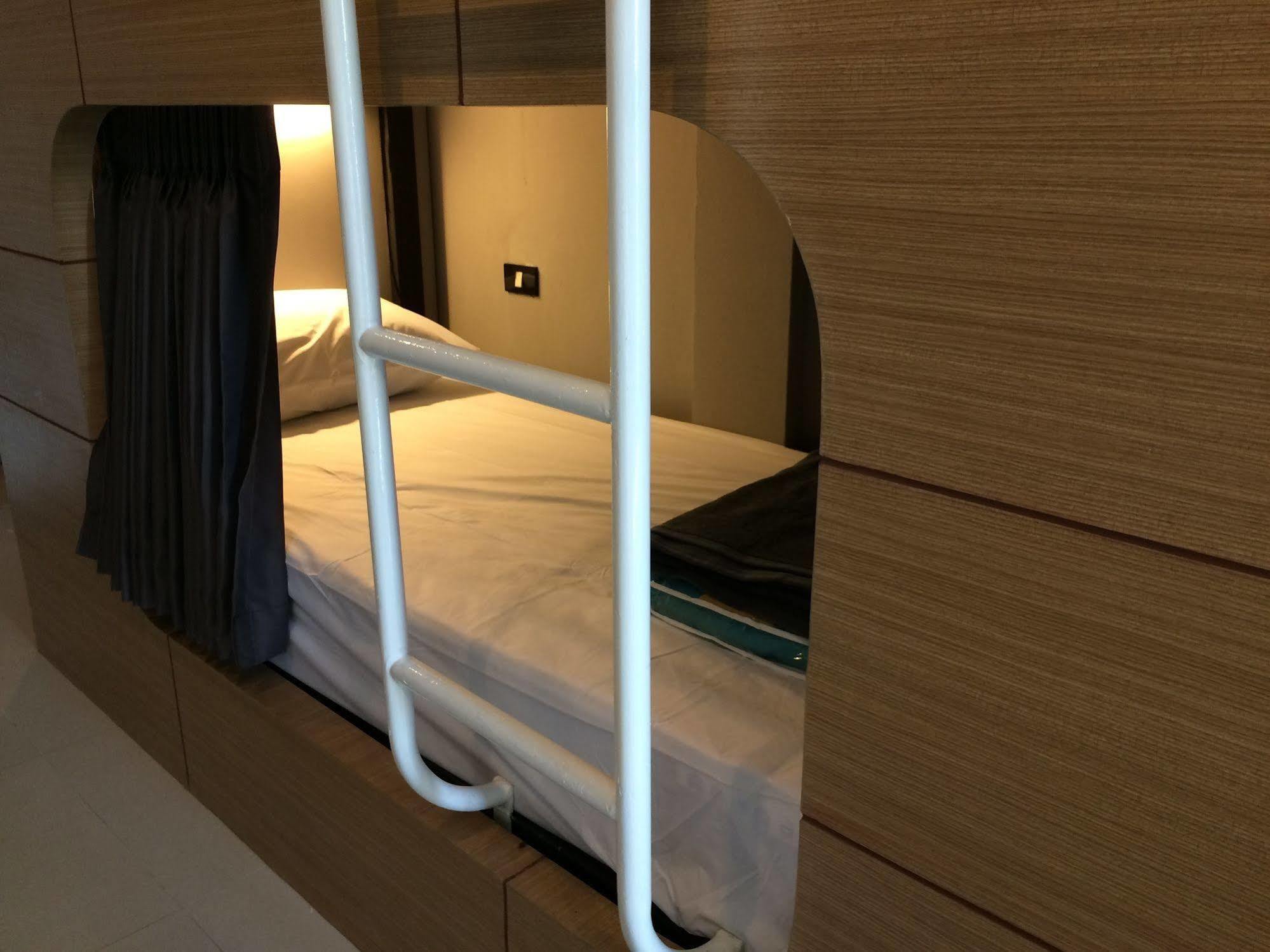 Hubb Hostel Phuket Airport Nai Yang Bagian luar foto