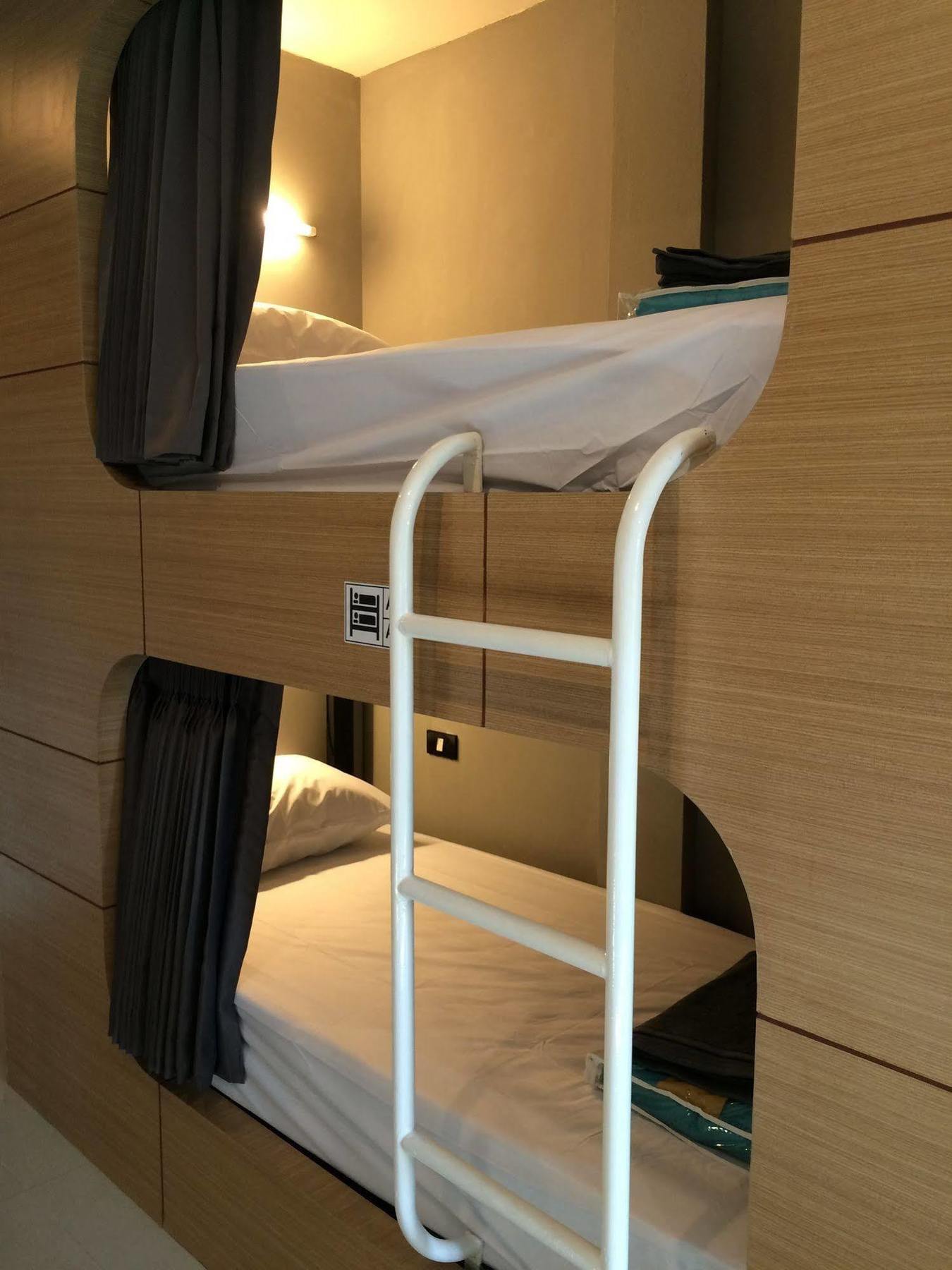 Hubb Hostel Phuket Airport Nai Yang Bagian luar foto