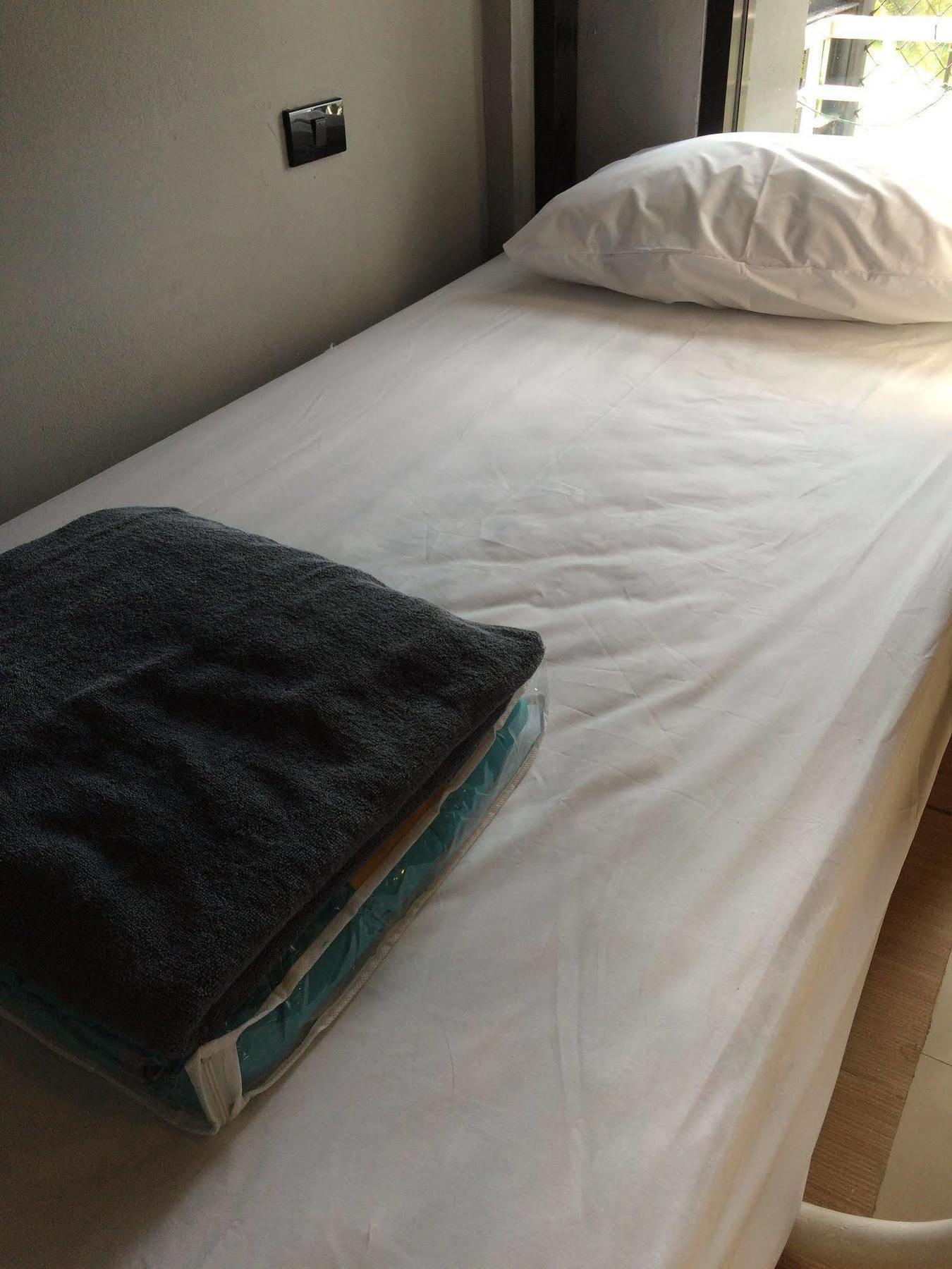 Hubb Hostel Phuket Airport Nai Yang Bagian luar foto