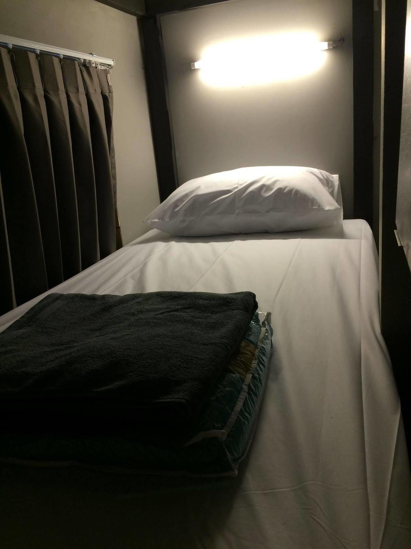 Hubb Hostel Phuket Airport Nai Yang Bagian luar foto
