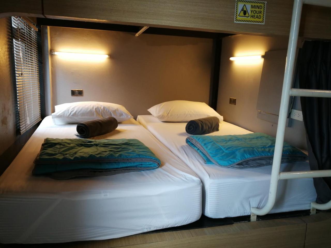 Hubb Hostel Phuket Airport Nai Yang Bagian luar foto
